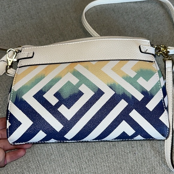 Liz  Claiborne Crossbody - Picture 5 of 10